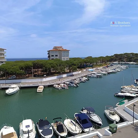 A&a Brothers Boutique -marina Port D'aro- Apartment
